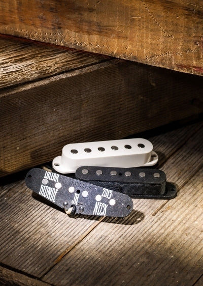 LOLLAR S-STYLE 10-203-112 STRAT BLONDE MIDDLE PICKUP ($105 USD)